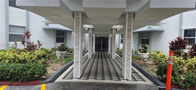 5 of 7 - 1913 S Ocean Dr 138, Hallandale Beach, FL