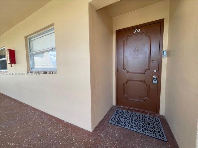 4 of 40 - 9300 Sunrise Lakes Blvd 303, Sunrise, FL