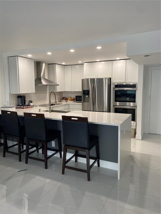 2 of 38 - 3800 S Ocean Dr 415, Hollywood, FL