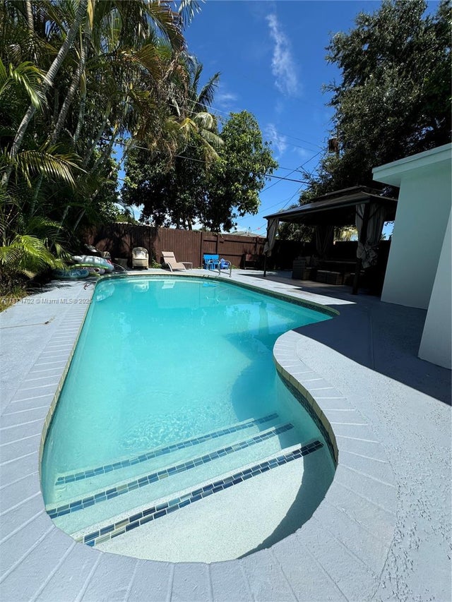 1 of 25 - 1829 Ne 176th St, North Miami Beach, FL