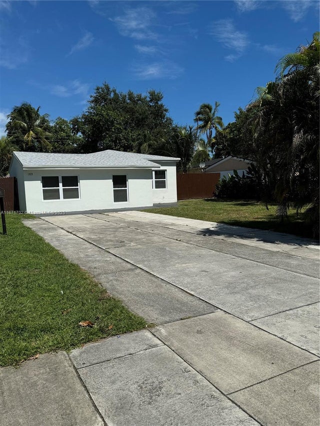 3 of 25 - 1829 Ne 176th St, North Miami Beach, FL