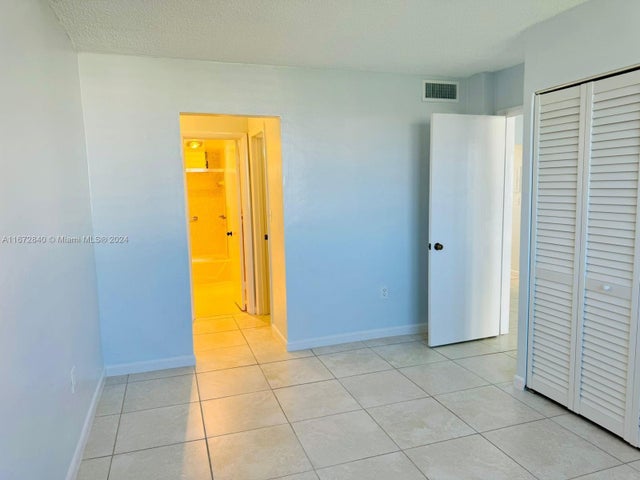 5 of 25 - 2930 Point East Dr E512, Aventura, FL