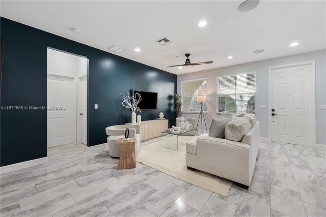 3 of 21 - 4184 Cascada Cir, Cooper City, FL