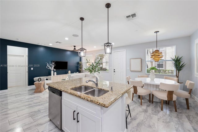 4 of 21 - 4184 Cascada Cir, Cooper City, FL