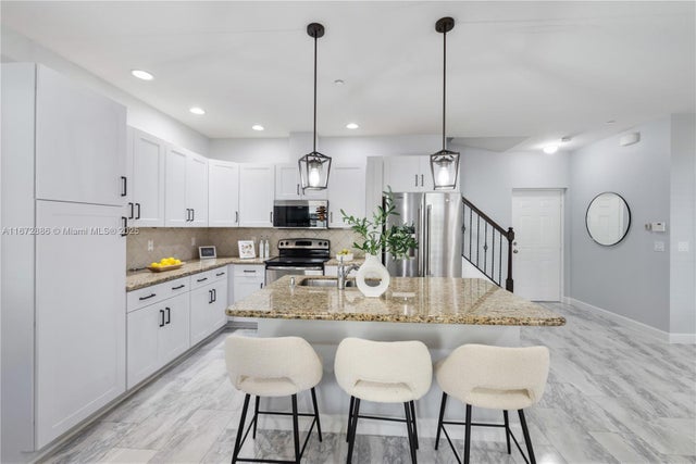 5 of 21 - 4184 Cascada Cir, Cooper City, FL