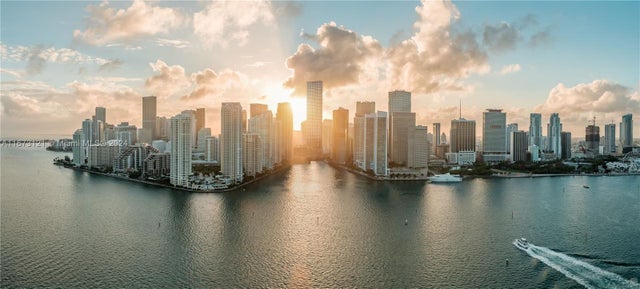 1 of 28 - 99 Se 5th St Uph7201, Miami, FL