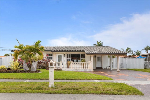 1 of 32 - 5470 W 9th Ln, Hialeah, FL
