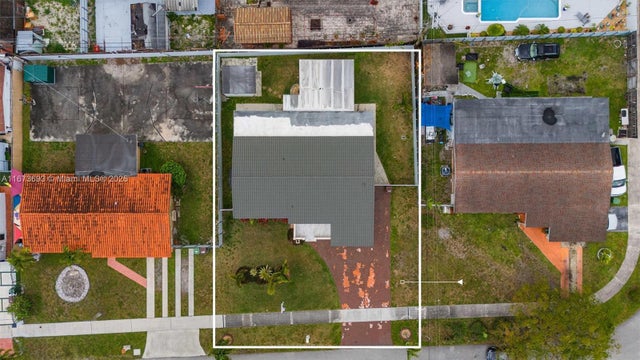 2 of 32 - 5470 W 9th Ln, Hialeah, FL