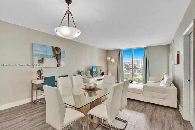 2 of 28 - 3801 S Ocean Dr 9w, Hollywood, FL