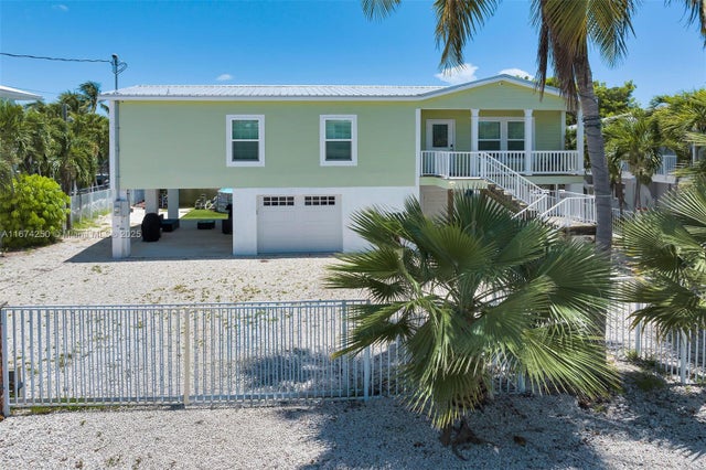 1 of 22 - 121 Venetian Dr, Islamorada, FL