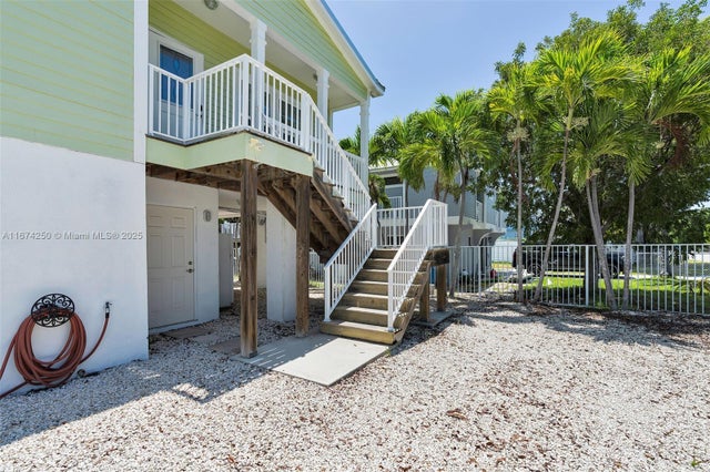 3 of 22 - 121 Venetian Dr, Islamorada, FL