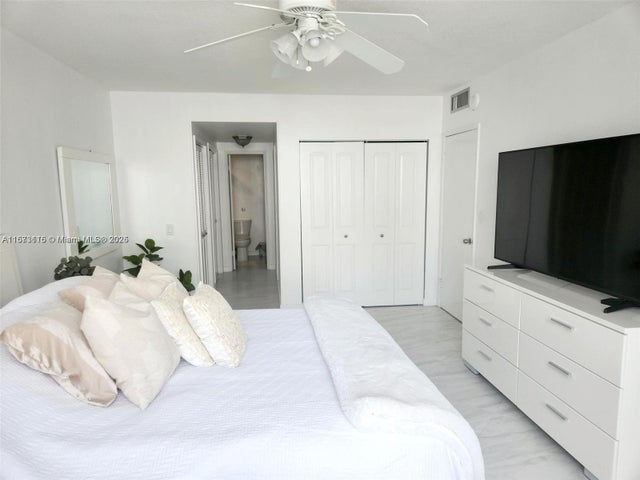 5 of 74 - 4330 Hillcrest Dr 414, Hollywood, FL