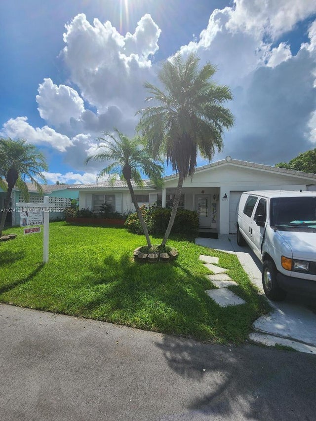 2 of 26 - 4200 Nw 47th St, Tamarac, FL