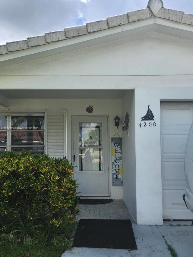 3 of 26 - 4200 Nw 47th St, Tamarac, FL