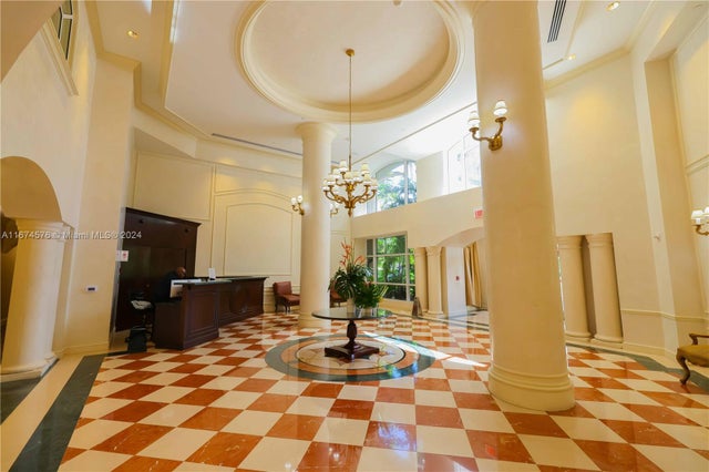 2 of 30 - 19900 E Country Club Dr 307, Aventura, FL