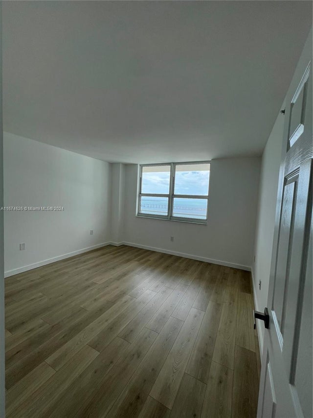 5 of 8 - N/A, Miami, FL