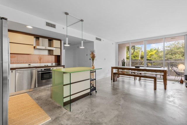 1 of 25 - 2155 Washington Ct 210, Miami Beach, FL