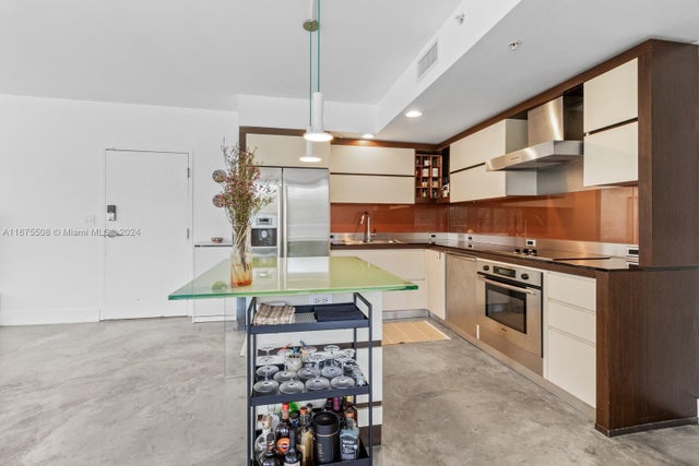 4 of 25 - 2155 Washington Ct 210, Miami Beach, FL