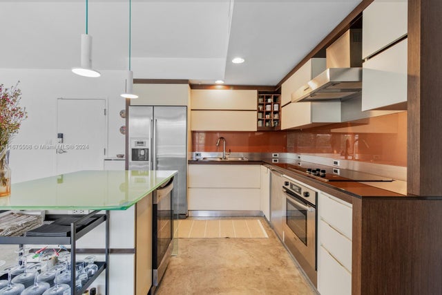 5 of 25 - 2155 Washington Ct 210, Miami Beach, FL