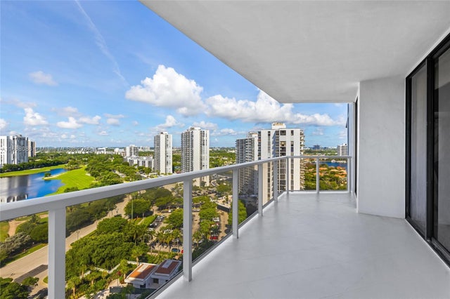 3 of 25 - 20281 E Country Club Dr 1709, Aventura, FL