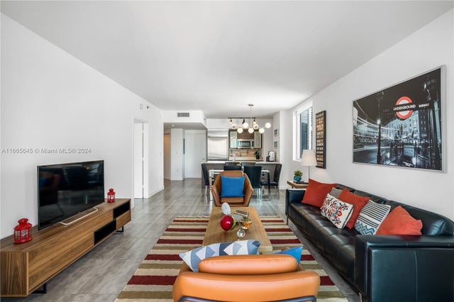 2 of 20 - 500 Brickell Ave 3907, Miami, FL