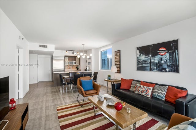 3 of 20 - 500 Brickell Ave 3907, Miami, FL