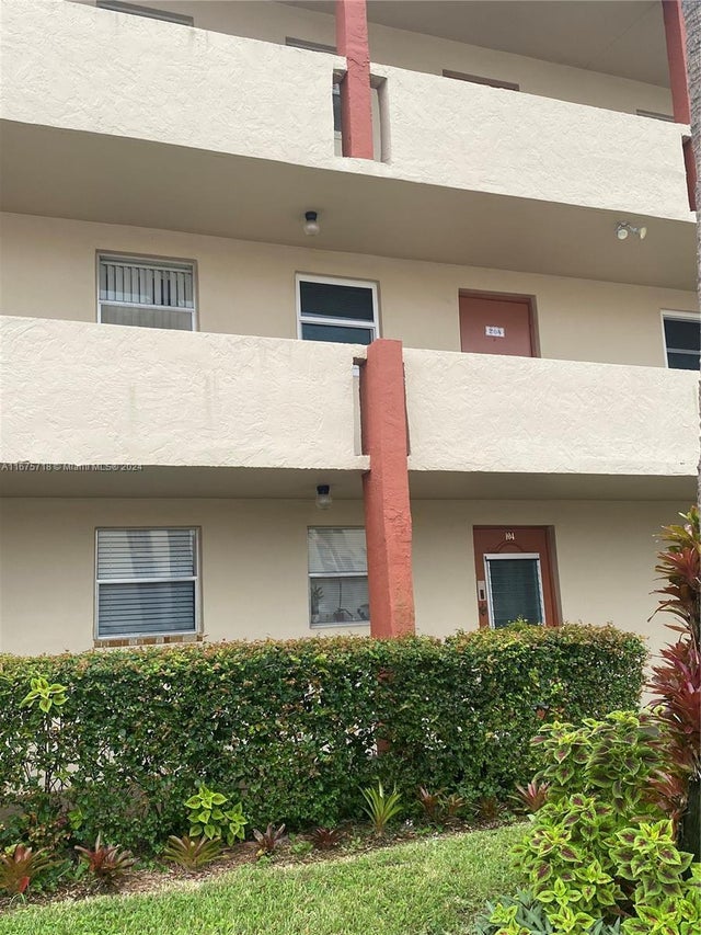 2 of 19 - 2831 E Sunrise Lakes Dr 204, Sunrise, FL