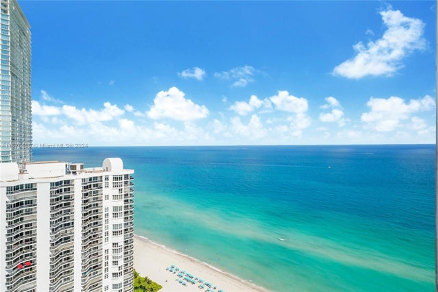 4 of 17 - 16699 Collins Ave 3307, Sunny Isles Beach, FL