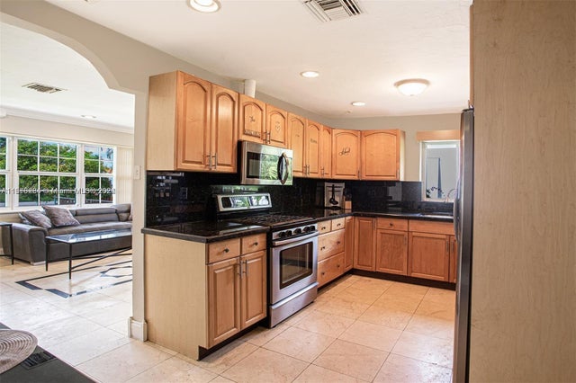 1 of 34 - 1531 Moffett St, Hollywood, FL