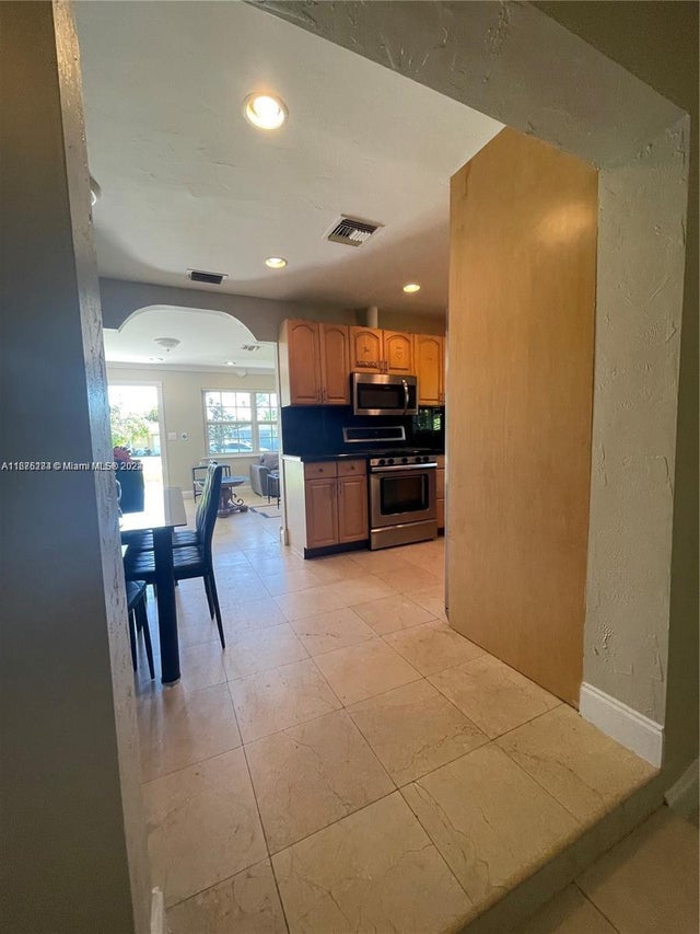 4 of 34 - 1531 Moffett St, Hollywood, FL