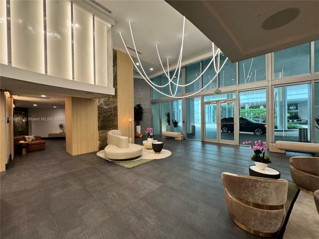 3 of 14 - 90 Sw 3 St 1416, Miami, FL