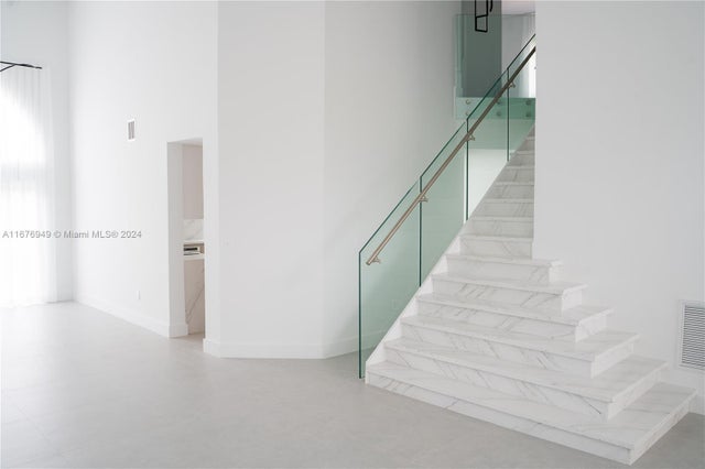 2 of 32 - 10996 Nw 58th Ter, Doral, FL