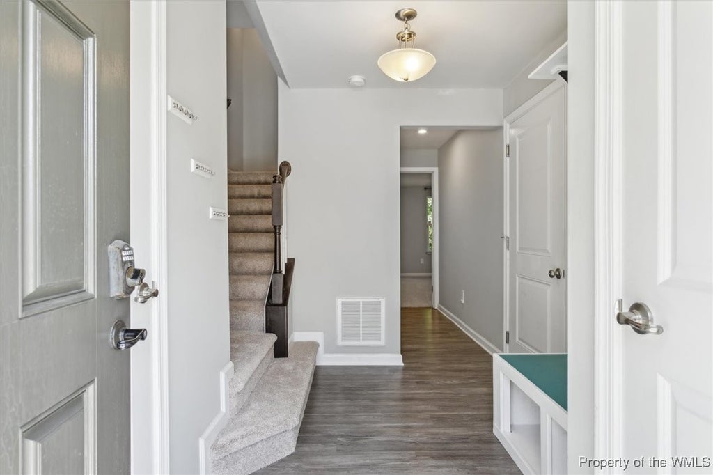 124 Mccormick Place, Williamsburg Property Listing MLS® 2403210