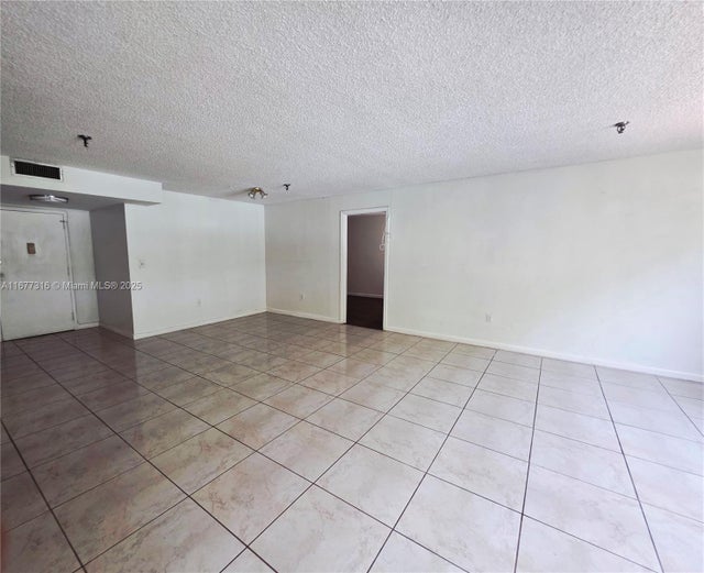 4 of 12 - 661 Ne 195th St 215, Miami, FL