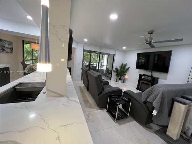 1 of 28 - 1430 Sheridan St 22g, Hollywood, FL