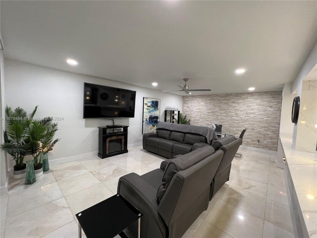 5 of 28 - 1430 Sheridan St 22g, Hollywood, FL