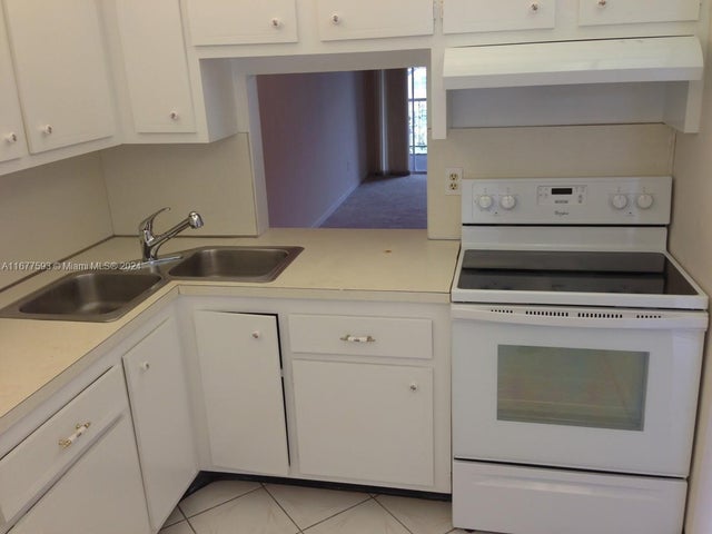 1 of 10 - 5961 Nw 61st Ave 311, Tamarac, FL