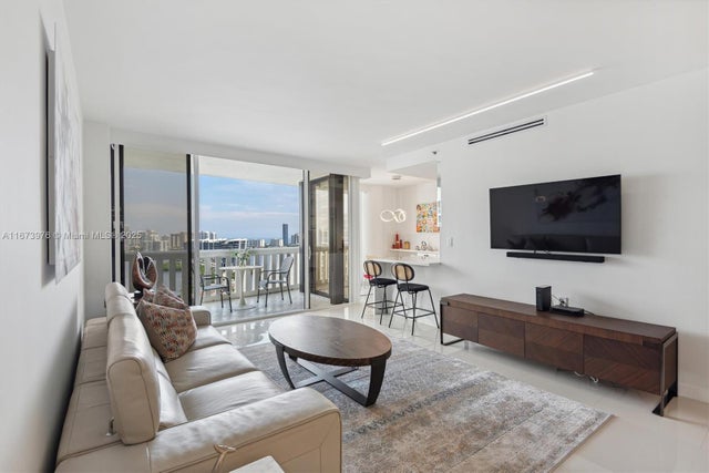 4 of 31 - 3000 Island Blvd 2404, Aventura, FL