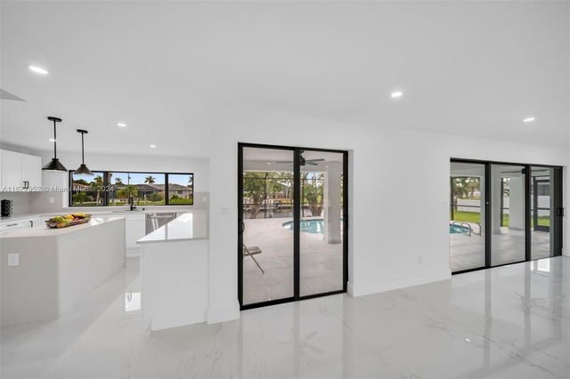 3 of 44 - 2851 Se 19 Pl, Cape Coral, FL