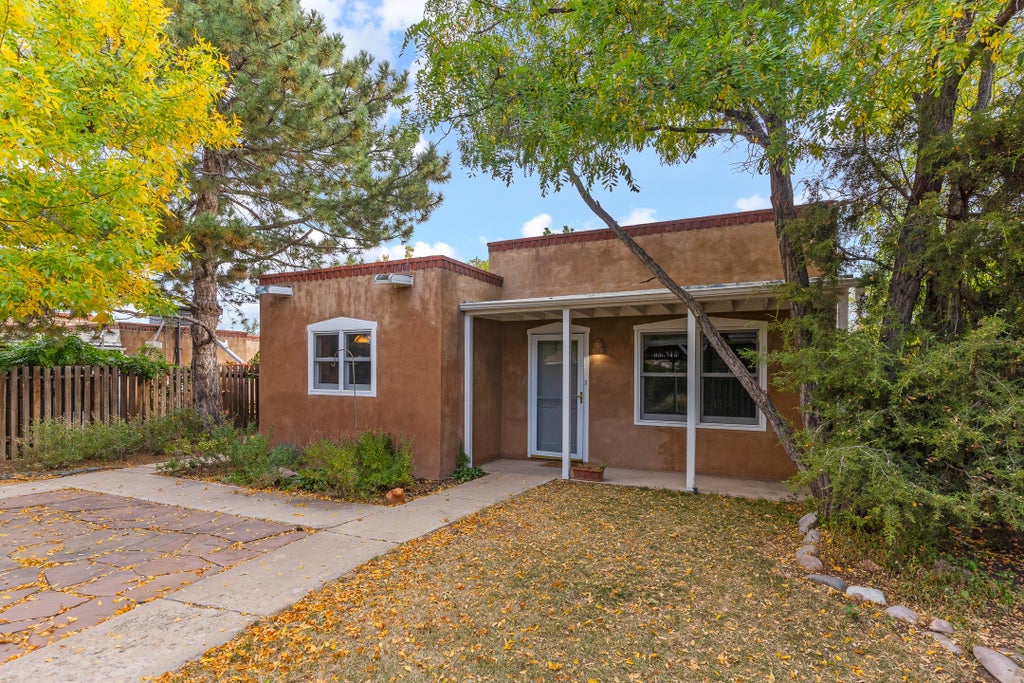 513 Fulton Lane, Santa Fe Property Listing MLS® 202404346