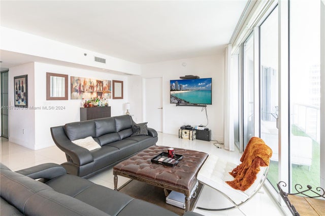 3 of 14 - 495 Brickell Ave 2704, Miami, FL