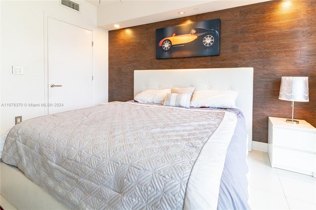 5 of 14 - 495 Brickell Ave 2704, Miami, FL