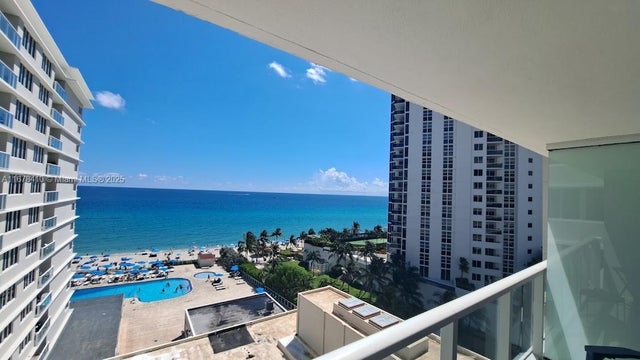 3 of 22 - 19201 Collins Ave 747, Sunny Isles Beach, FL