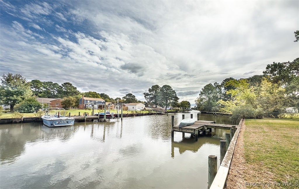 13 Robert Bruce Road, Poquoson Property Listing MLS® 2403231