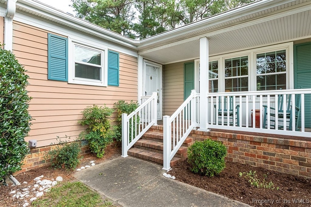 13 Robert Bruce Road, Poquoson Property Listing MLS® 2403231