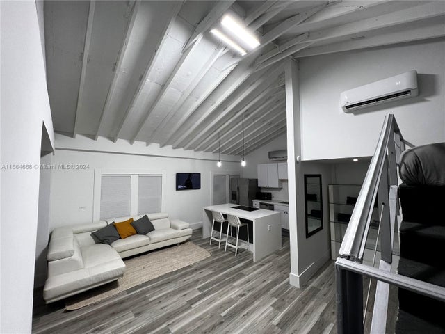 3 of 11 - 844 Sw 8th Ave, Miami, FL
