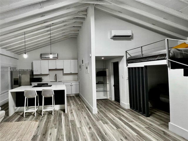 4 of 11 - 844 Sw 8th Ave, Miami, FL