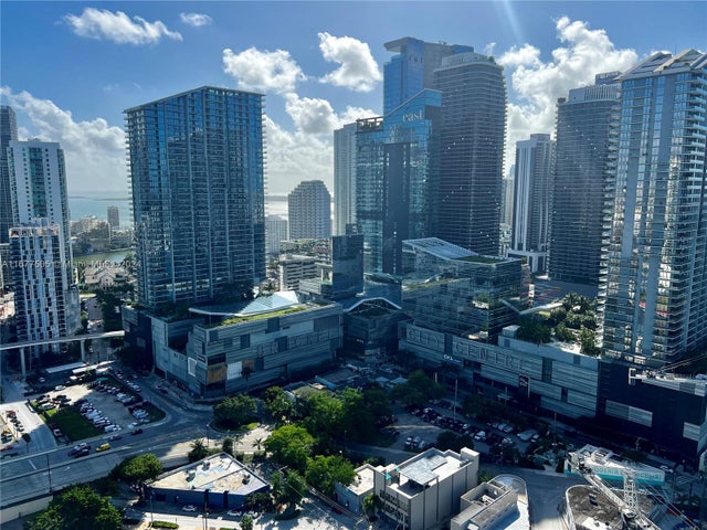 1 of 25 - 92 Sw 3rd 3605, Miami, FL