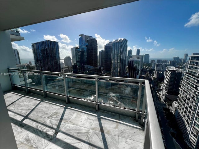 4 of 25 - 92 Sw 3rd 3605, Miami, FL