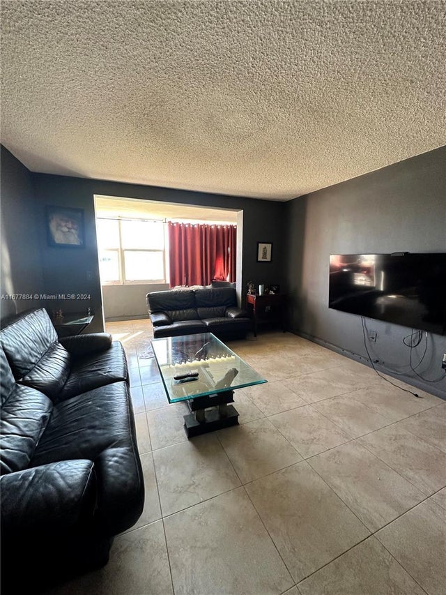 3 of 13 - 18707 Ne 14th Ave 534, Miami, FL